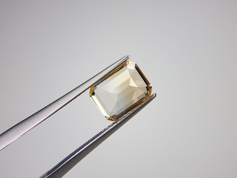 0365-4-21　バイカラーシトリン　2.29ct