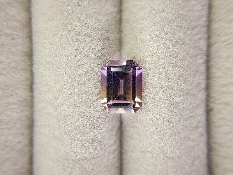 AMT-17　アメトリン　2.21ct
