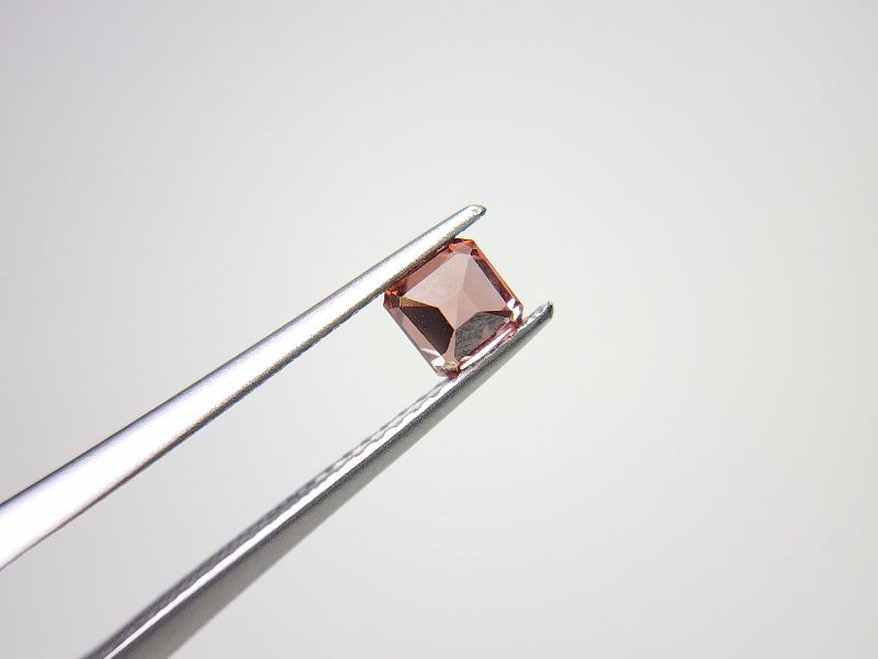 pi-Z-2　ピンクジルコン　0.66ct