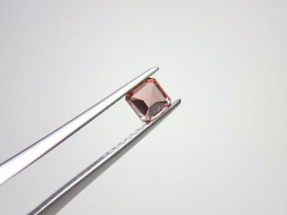 pi-Z-2　ピンクジルコン　0.66ct