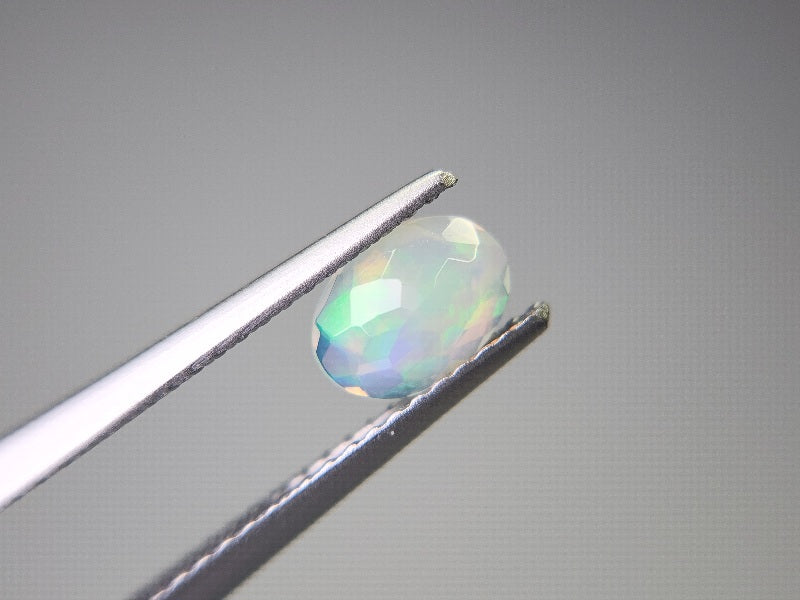 0909-2-9　オパール　0.38ct