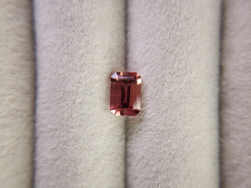 0151-2-14　バイカラーアンデシン　0.92ct