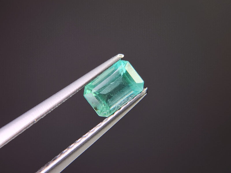 EM-7　エメラルド(ザンビア産)　0.59ct