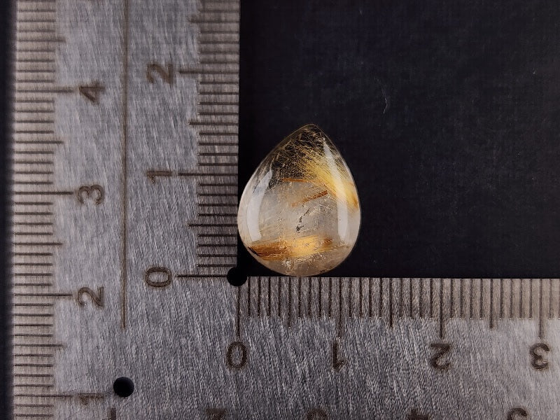 rQ-8　ルチルクォーツ　7.47ct