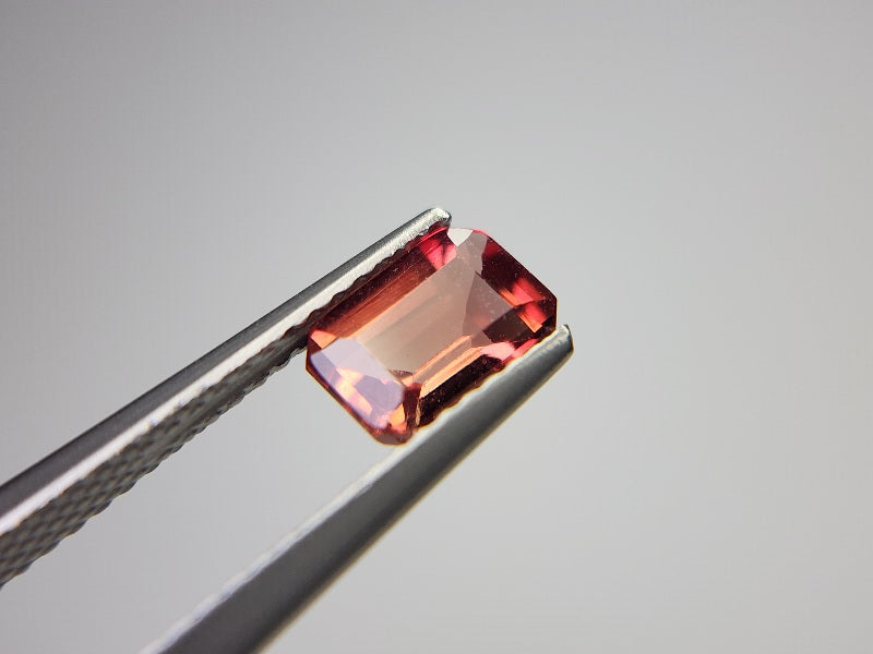 0151-2-14　バイカラーアンデシン　0.92ct