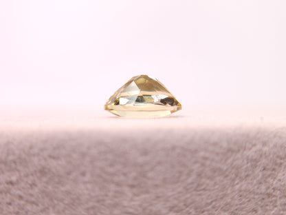 0091-1　イエローラブラドライト　3.06ct
