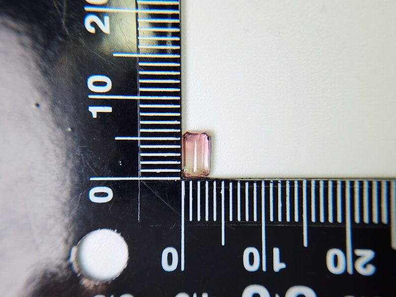 0879-71　トルマリン　0.49ct