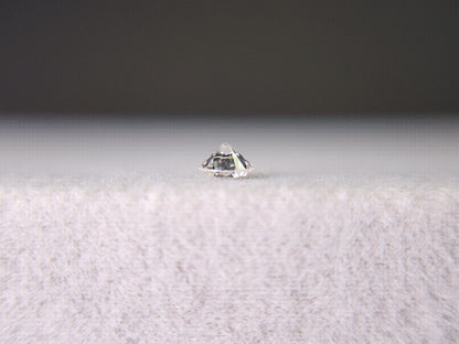0015-1-22　ダイヤモンド　0.08ct