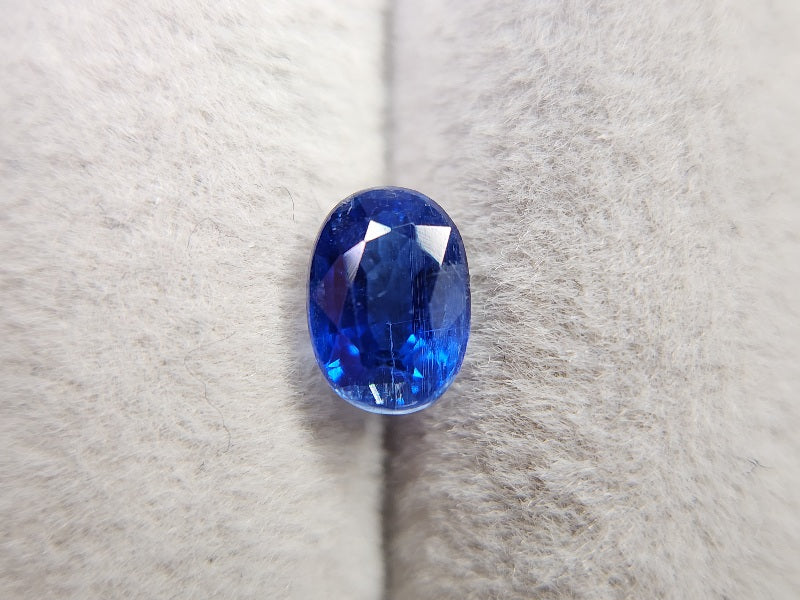 0035-1-26　カイヤナイト　1.35ct