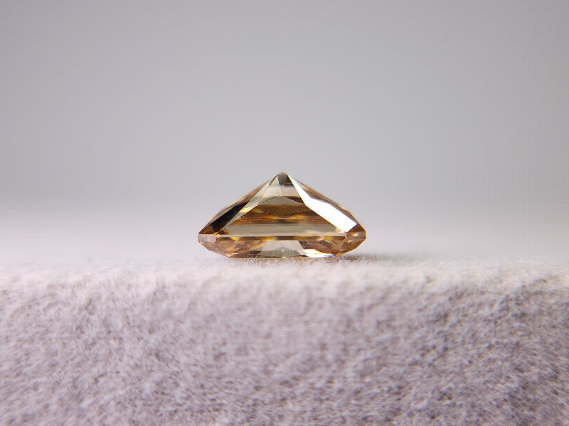 brMOI-2　合成ブラウンモアッサナイト　0.96ct