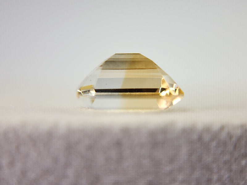 0365-4-21　バイカラーシトリン　2.29ct