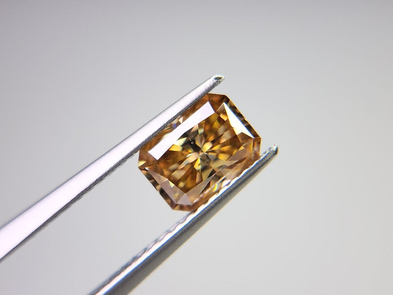 brMOI-4　合成ブラウンモアッサナイト　0.96ct