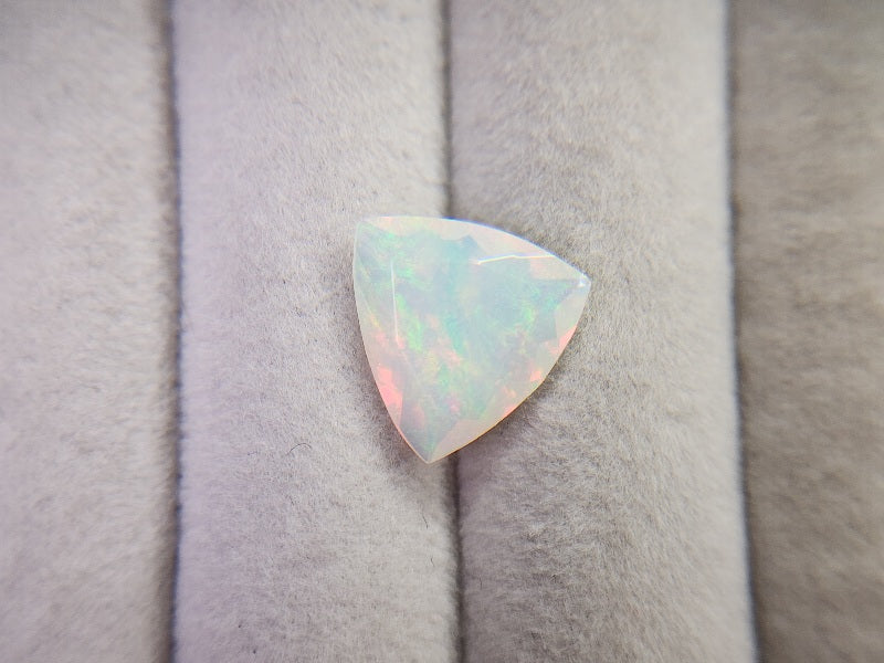 0916-31　オパール　2.62ct