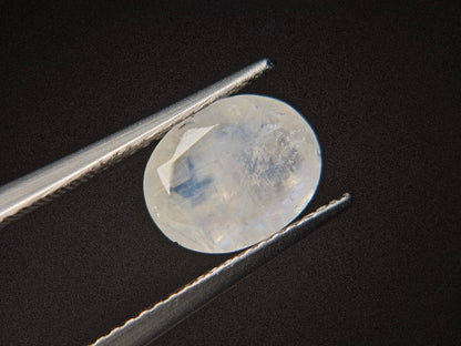 blMO-5　虹入り！ブルームーンストーン　2.50ct