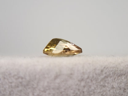 0644-17-1　ゾイサイト　0.38ct