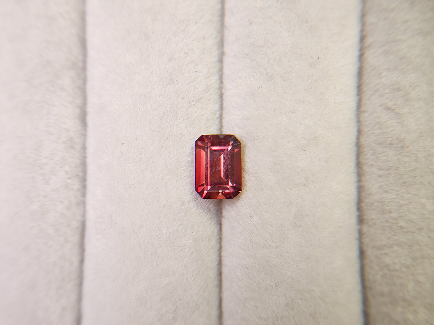 0151-3-4　バイカラーアンデシン　1.01ct