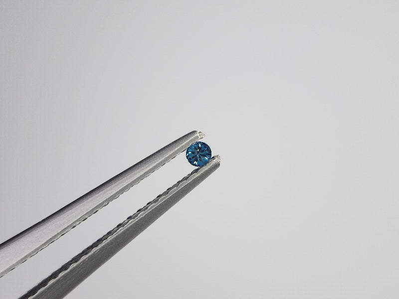 0015-3-7　ブルーダイヤモンド(トリートメント)　0.03ct