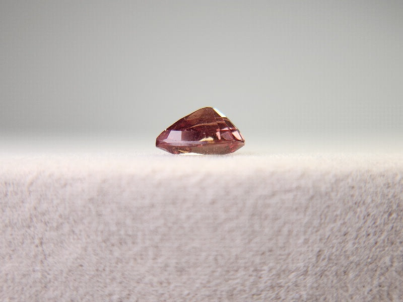 ccGA-1　カラーチェンジガーネット　0.86ct