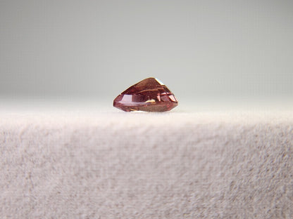 ccGA-1　カラーチェンジガーネット　0.86ct