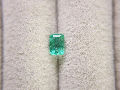 EM-6　エメラルド(ザンビア産)　0.61ct