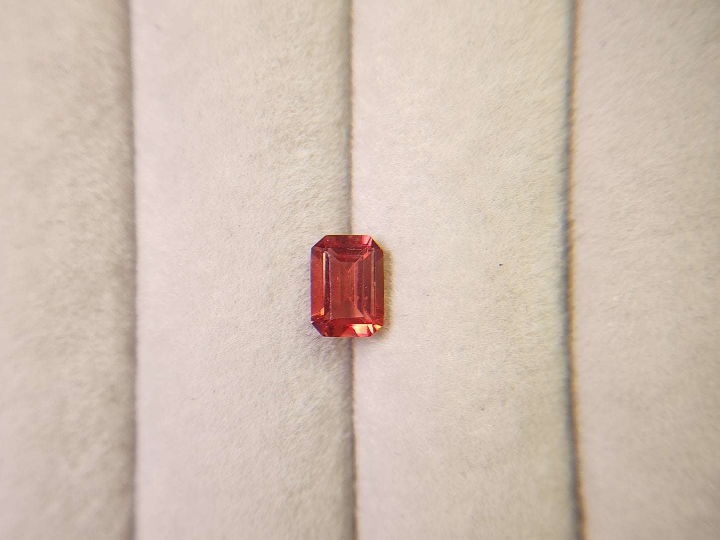 0151-3-3　バイカラーアンデシン　1.03ct