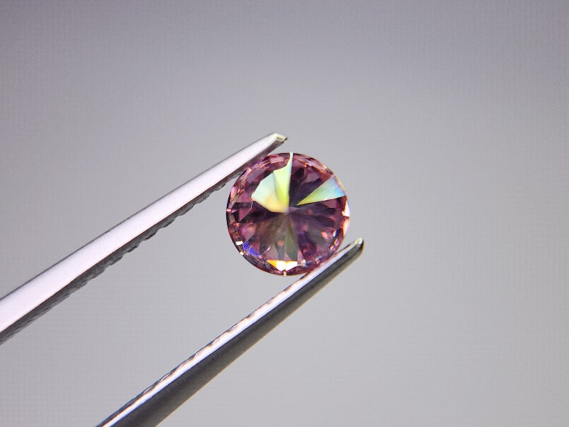 piMOI-3　合成ピンクモアッサナイト　0.43ct