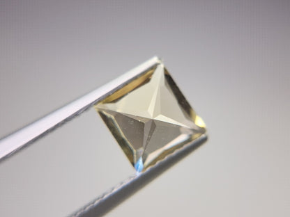 0091-9　イエローラブラドライト　1.46ct