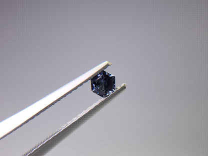 0002-3　スピネル　0.18ct