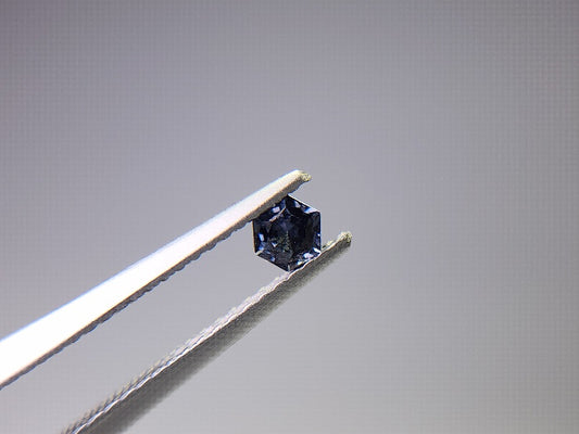 0002-3　スピネル　0.18ct