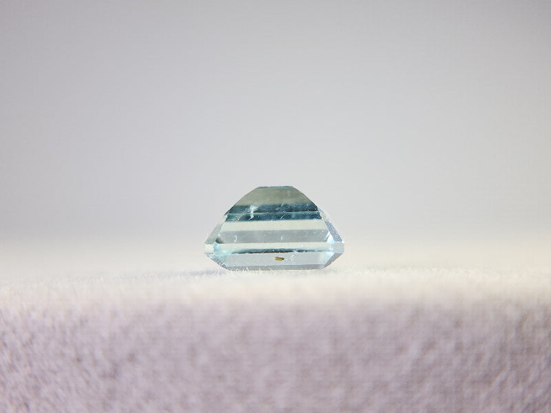 0008-16　アクアマリン　0.74ct