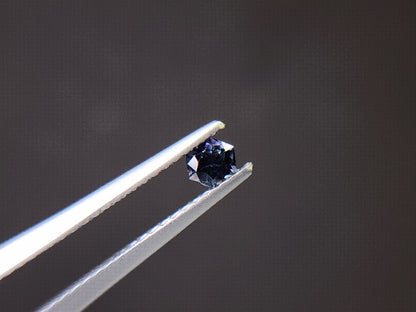 0002-8　スピネル　0.19ct