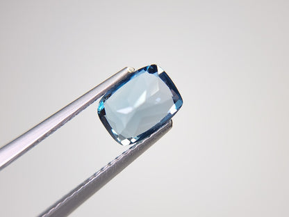 0931-14　ロンドンブルートパーズ（欠けあり）　1.58ct