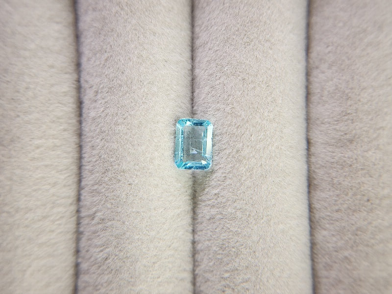 0466-4　アパタイト　0.76ct