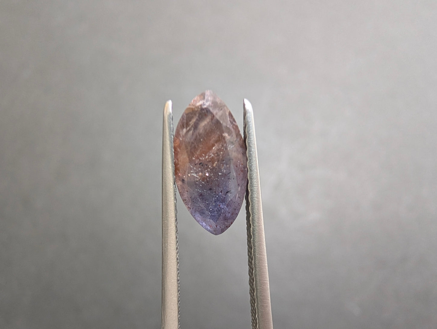 0257　アイオライトサンストーン　1.47ct