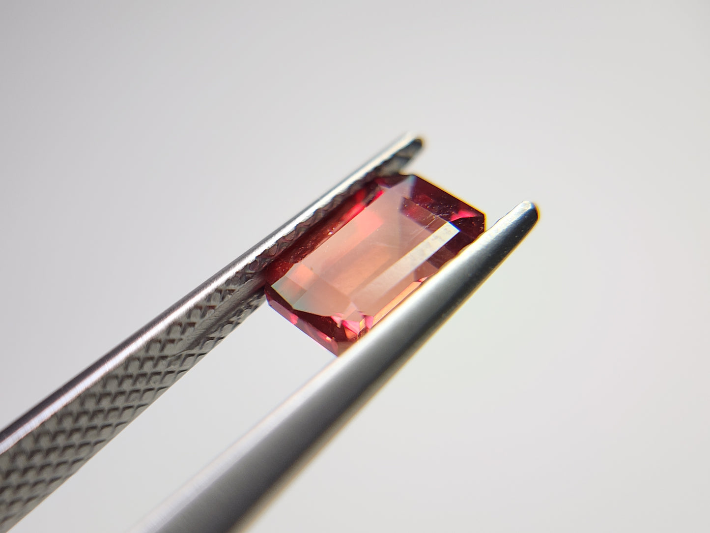 0151-3-4　バイカラーアンデシン　1.01ct