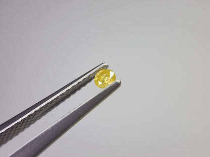0015-6-1　イエローダイヤモンド　0.09ct