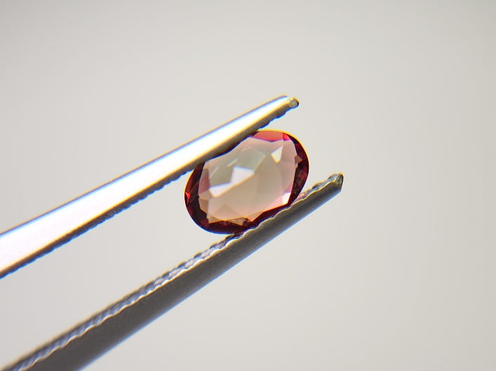 0152-1-12　バイカラーアンデシン　0.39ct