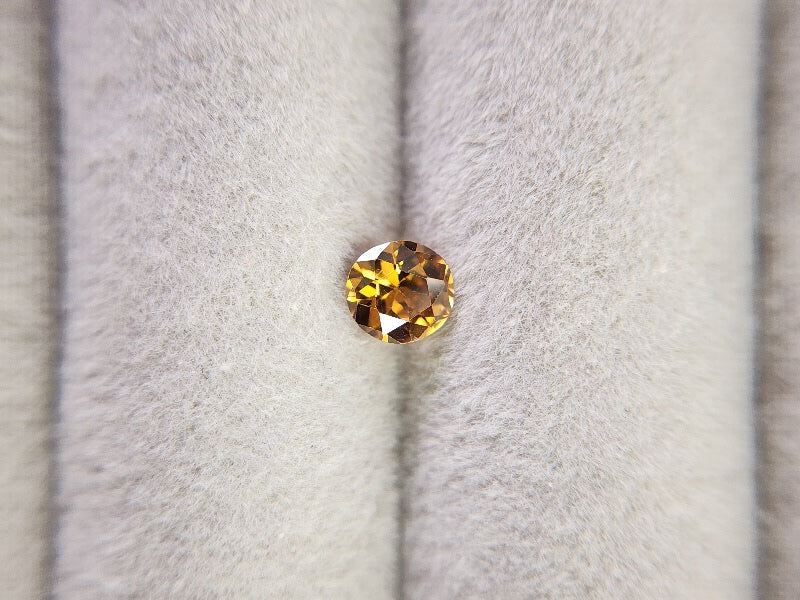 0010-2-2　ジルコン(コニャックブラウン)　0.52ct