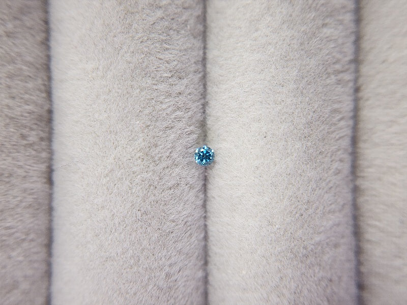 0015-3-9　ブルーダイヤモンド(トリートメント)　0.03ct