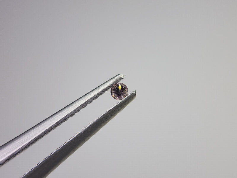 0015-4-1　ピンクダイヤモンド　0.03ct