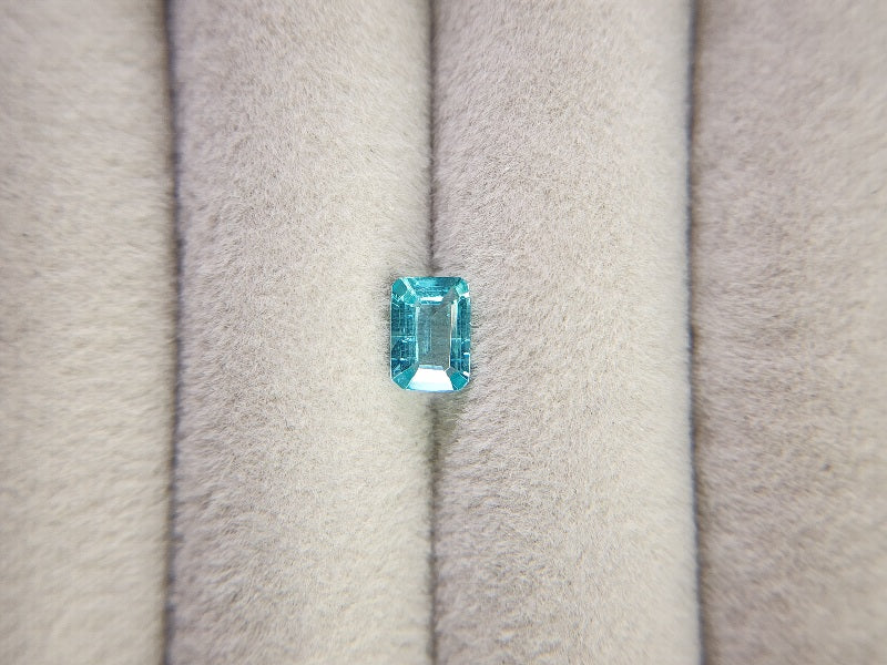 0466-2　アパタイト　0.76ct