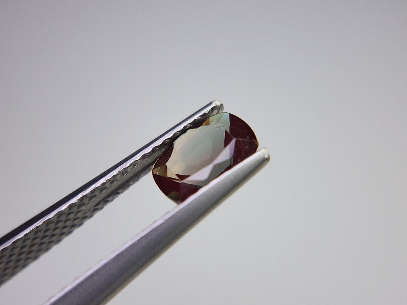 0504-8　バイカラーアンデシン　0.83ct