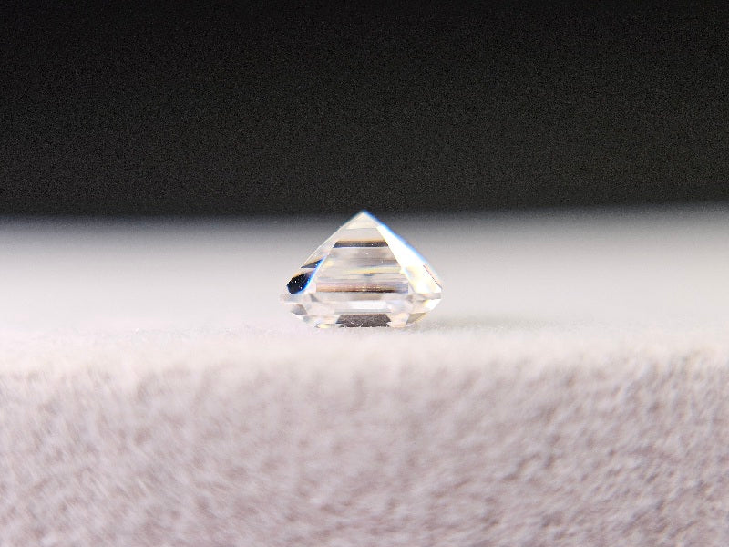 MOI-3　合成モアッサナイト　0.70ct