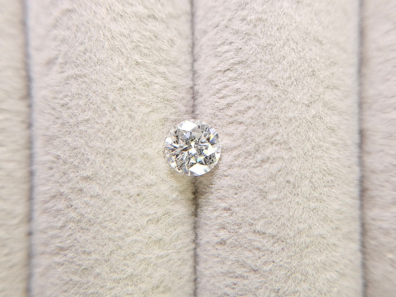 MOI-9　合成モアッサナイト　0.46ct
