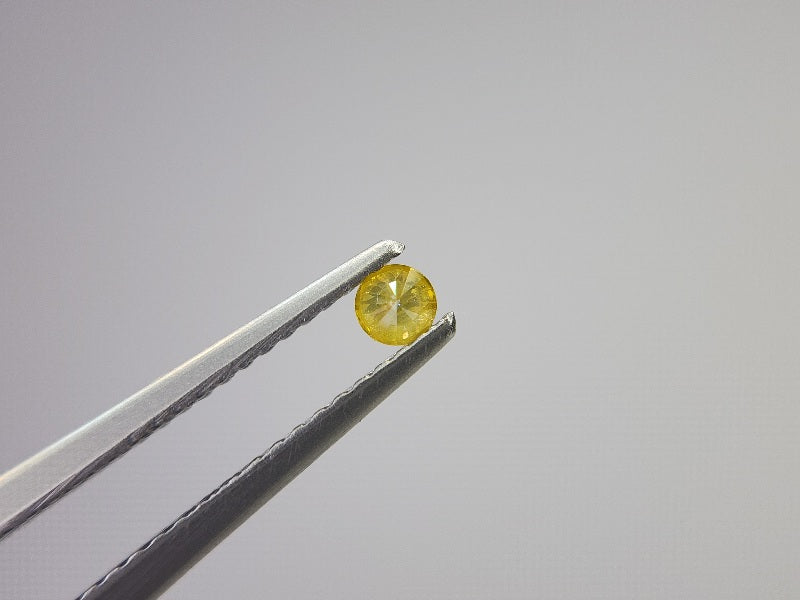 0015-6-1　イエローダイヤモンド　0.09ct