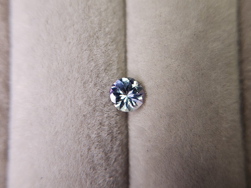 0657-21-2　ゾイサイト　0.38ct