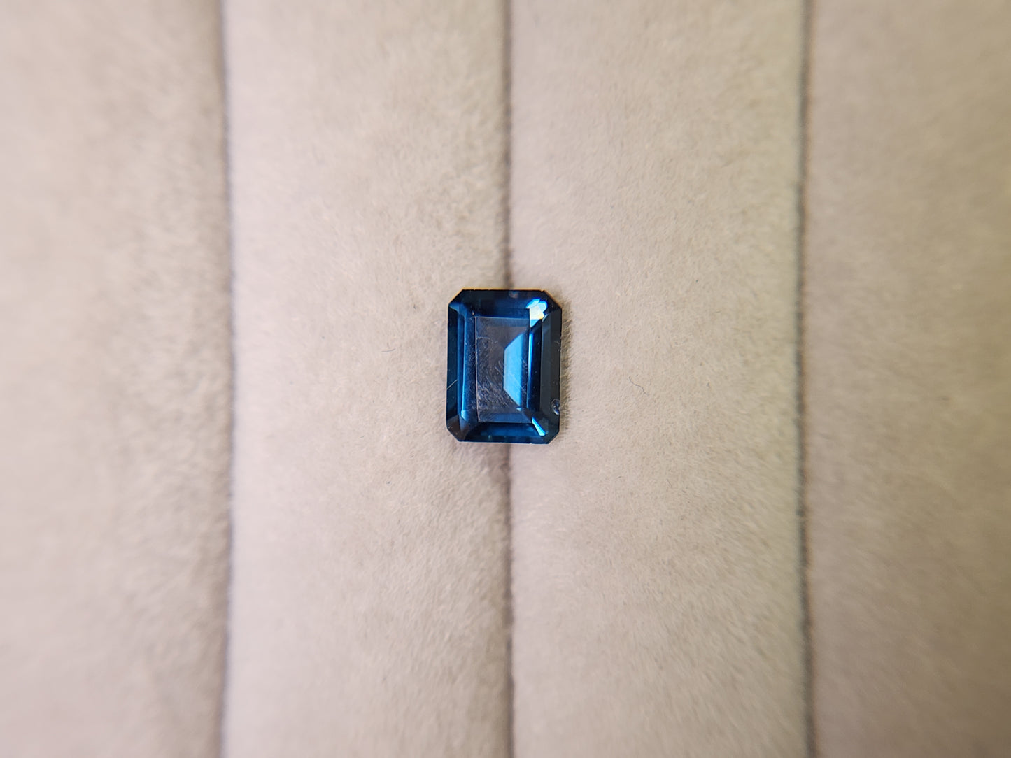 0931-8　ロンドンブルートパーズ　1.74ct