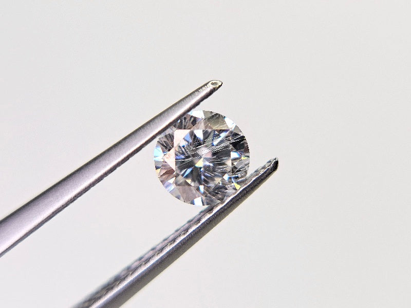 MOI-7　合成モアッサナイト　0.48ct