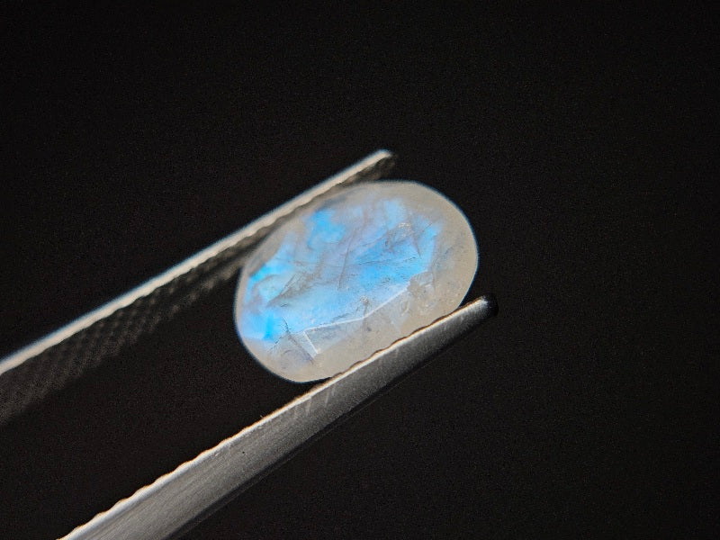 blMO-10　ブルームーンストーン　1.99ct