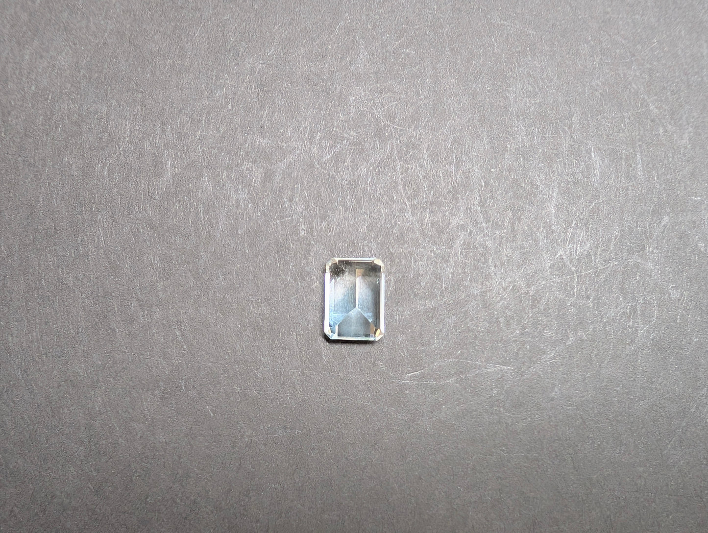 0067 バイカラートパーズ 4.97ct